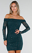 Groene Glitter Mesh Off Shoulder Mini Jurk met Lange Mouwen