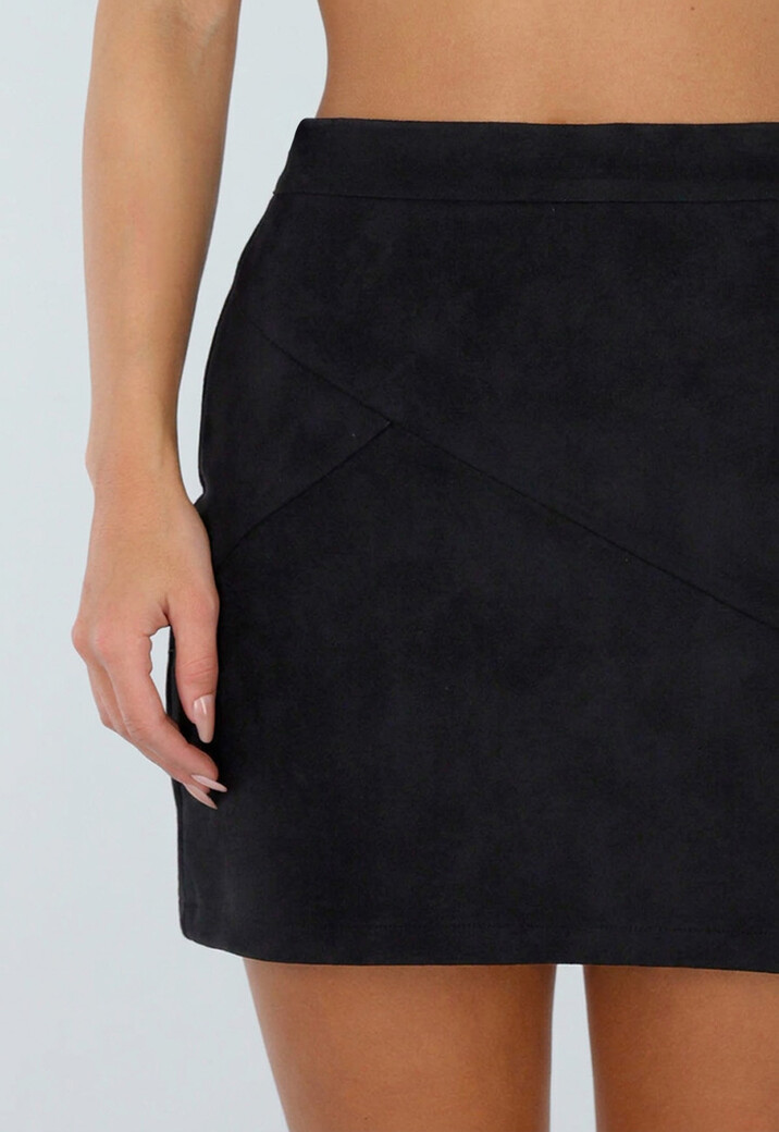 Zwarte Suedelook Korte Rok met Siernaden en Hoge Taille