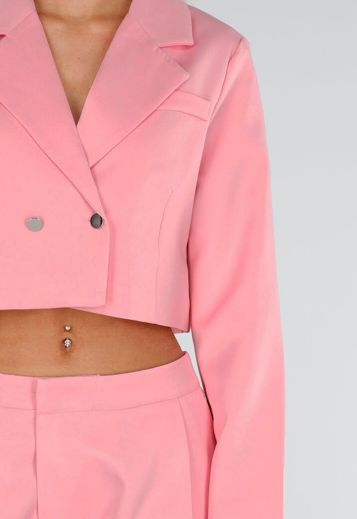 Roze Two Piece Set met Cropped Blazer en Bermuda Broek