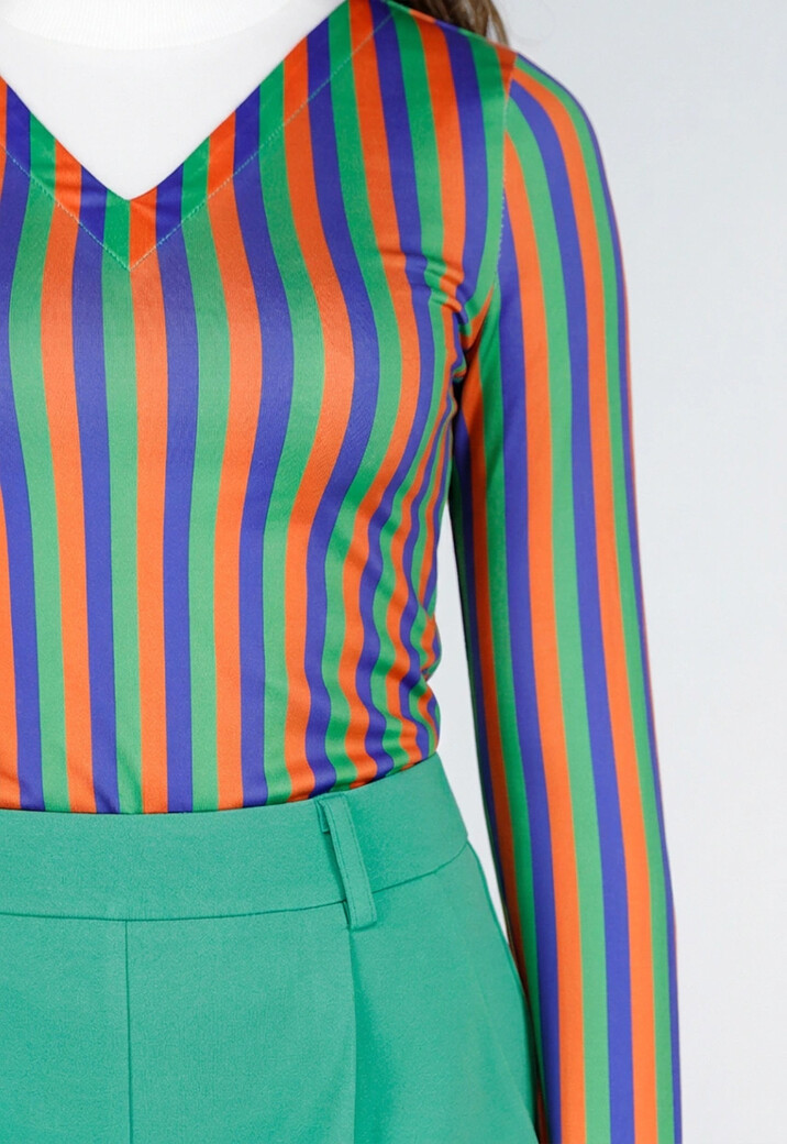 Bert Kostuum met Gestreept Shirt Groen Broekje Gele Muts en Sokken