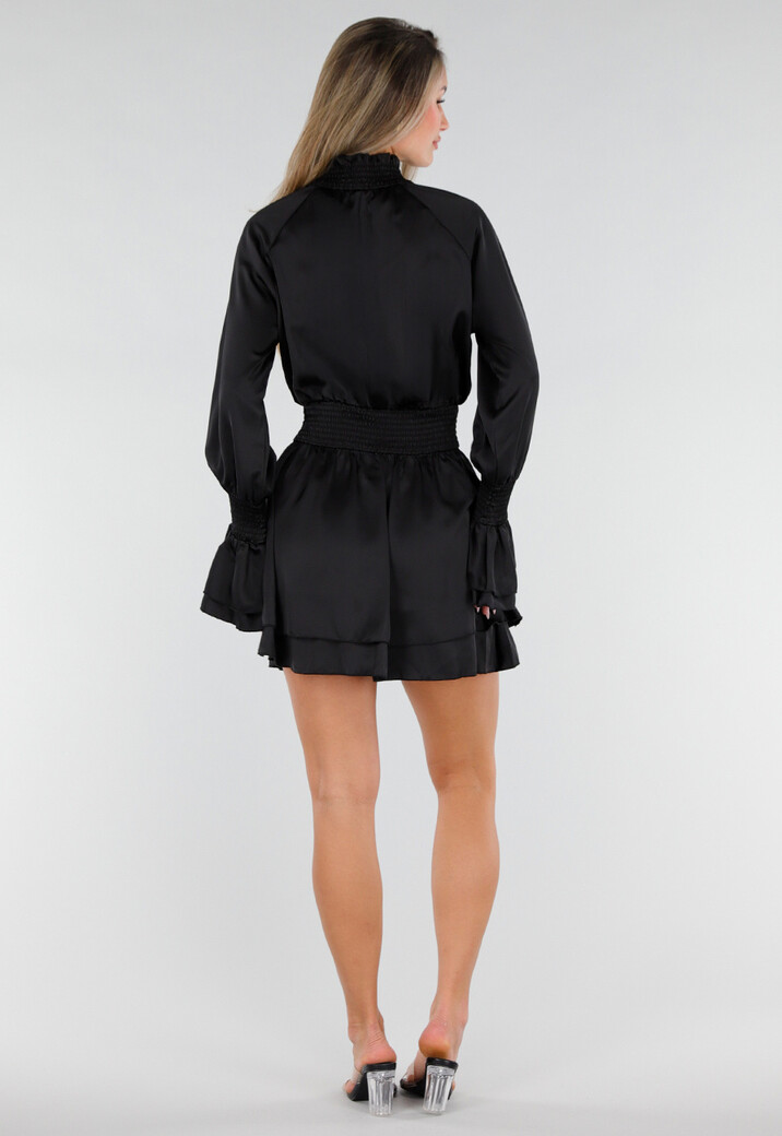 Zwarte Mini Jurk met Hoge Hals en Lange Trompetmouwen