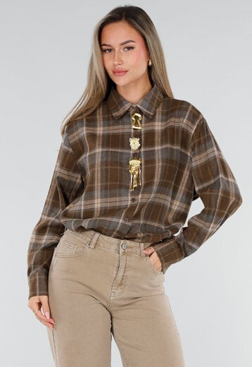 Bruine Geruite Blouse met Goudkleurige Broches