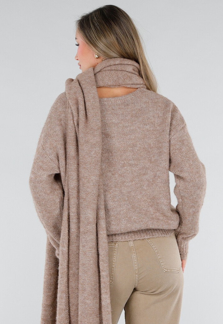 Taupe Wollen Trui met Lange Mouwen en Bijpassende Gebreide Sjaal