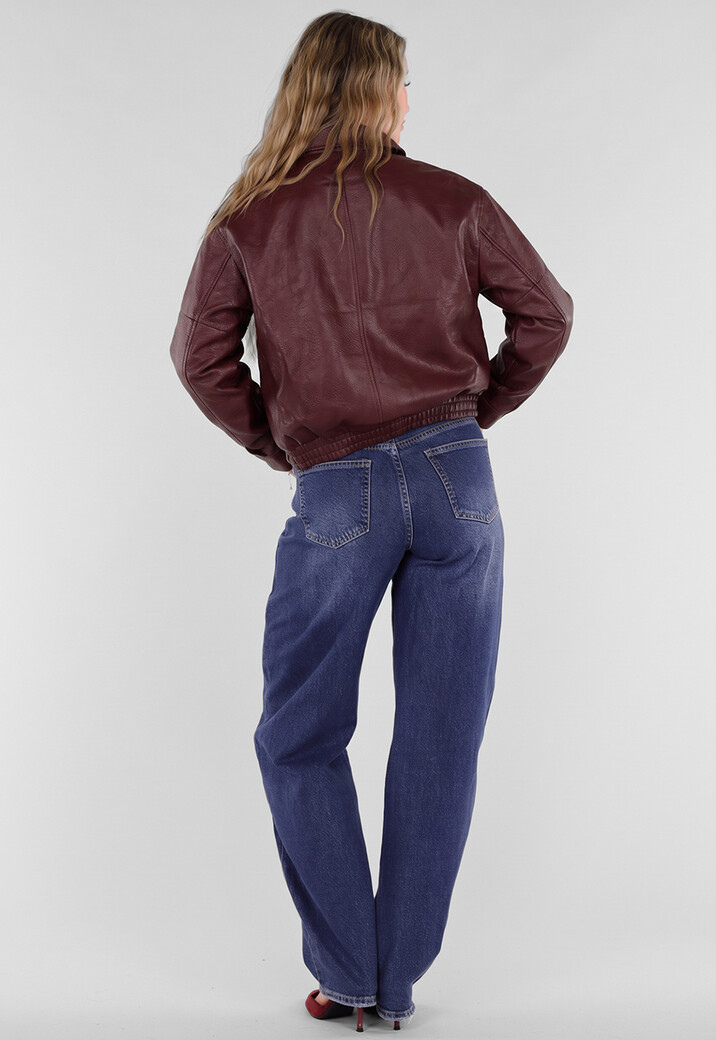Bordeaux Lederlook Bomberjack met Rits, Gouden Knopen en Kraag