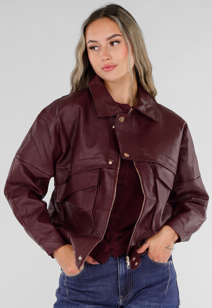 Bordeaux Lederlook Bomberjack met Rits, Gouden Knopen en Kraag