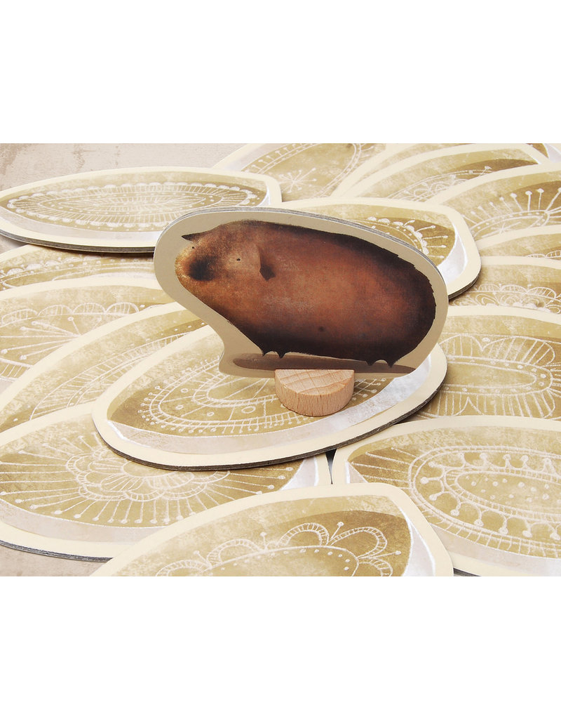 Marbushka Piggily – lure the guinea pig from its palace