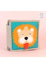 Jolly Designs Mini Quiet Book Slaperige Leeuw — vanaf 12 maanden