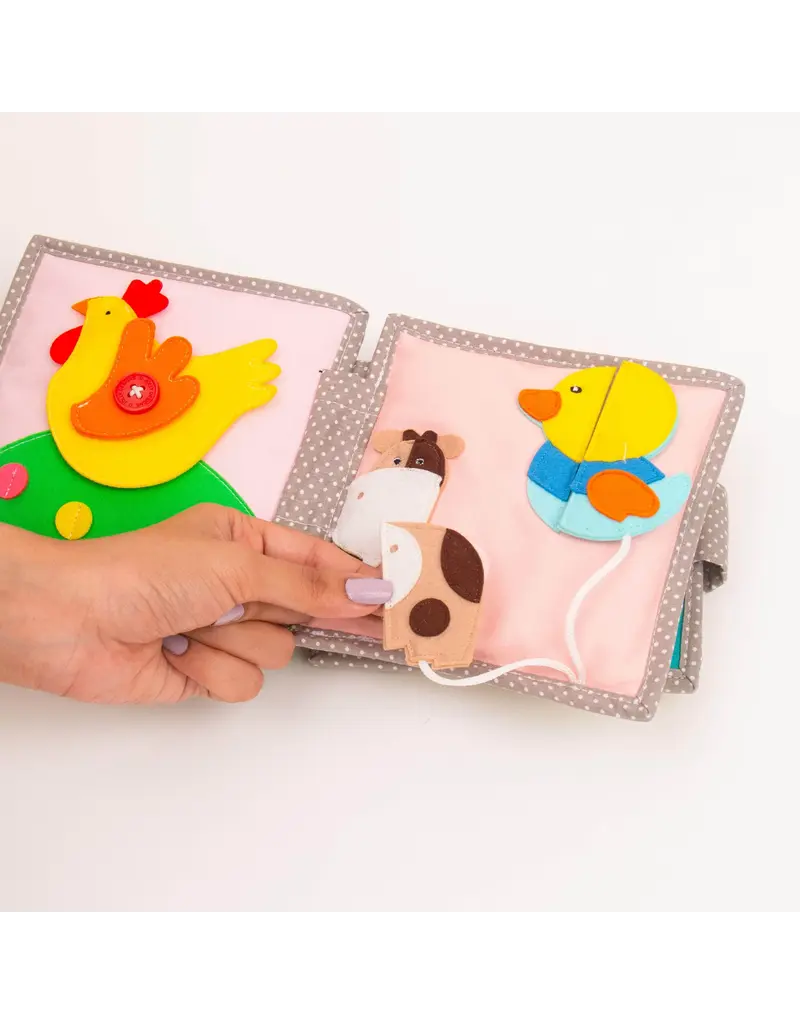 Jolly Designs Mini Quiet Book Slaperige Leeuw — vanaf 12 maanden