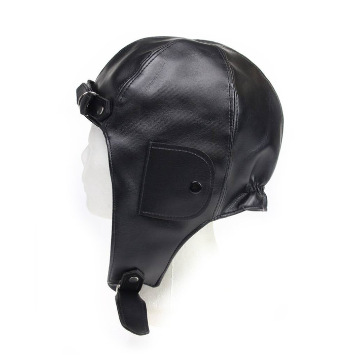 Schwarze Pilotenmütze mit Fliegerbrille