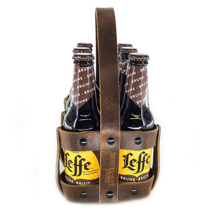 Flesjesdrager van bruin leer