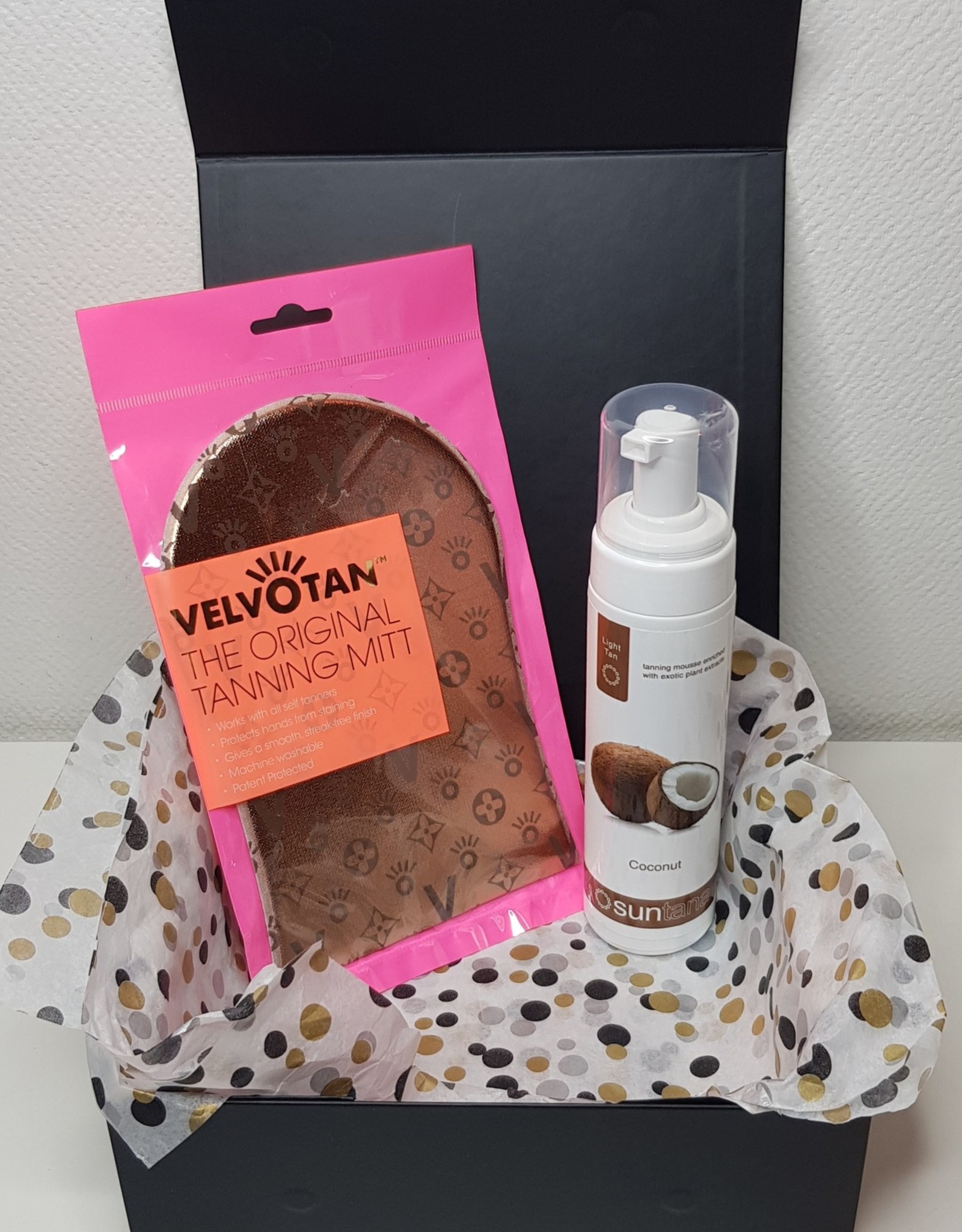 Luxueze geschenkenset/ giftset van Suntana met een Velvotan selftan glove/ handschoen