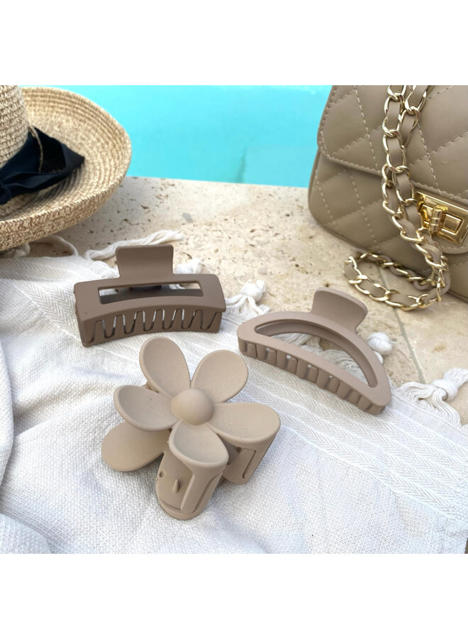 Hair clip Mambo - Flower-shaped Elegance in Sand | Jozemiek