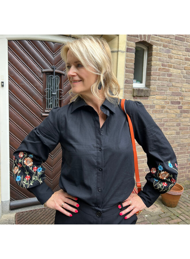 Blouse Blossom - Black / Red / Blue