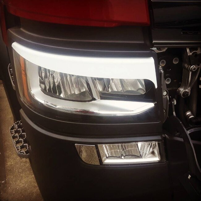 Headlamp eyebrows for Scania Nextgen