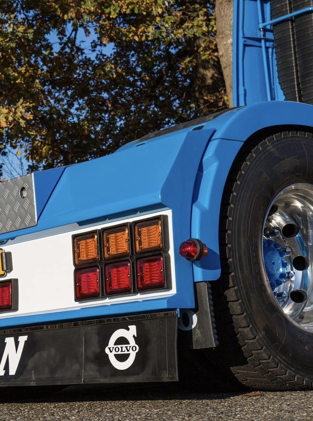 Strands Izeled LED taillight with Clear lens