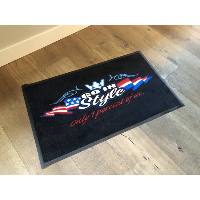 Schöne Fußmatte mit unserem Logo