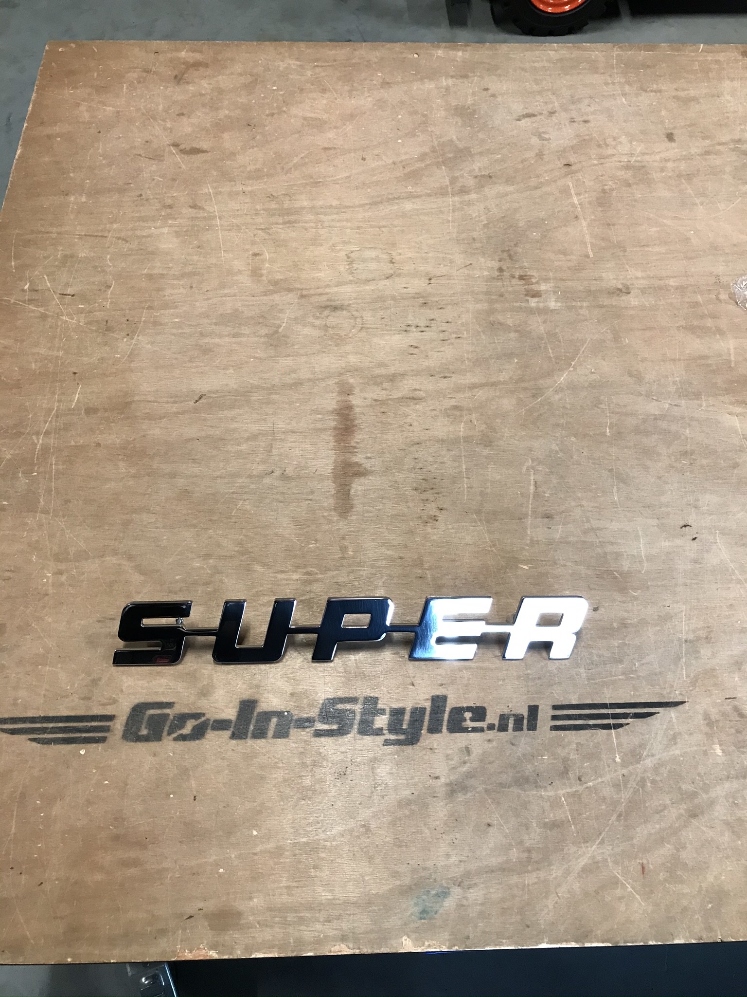 Scania SUPER-Emblem, Polyester oder Edelstahl