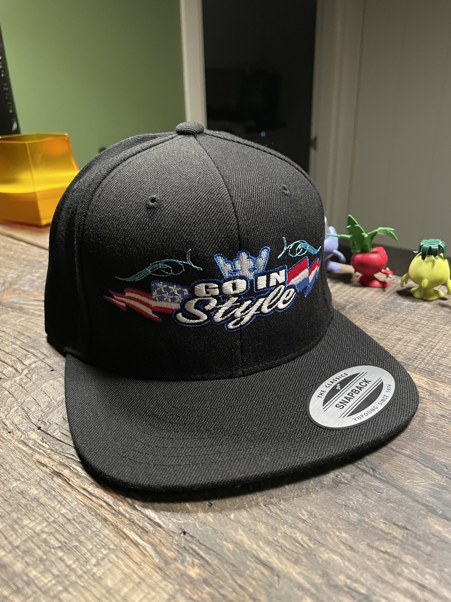 GIS Snapback Cap met een vlakke klep