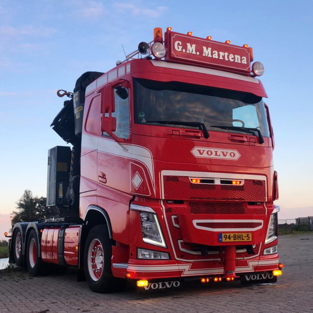 Solarguard Volvo FH4 Frontplate type 2 from door to door