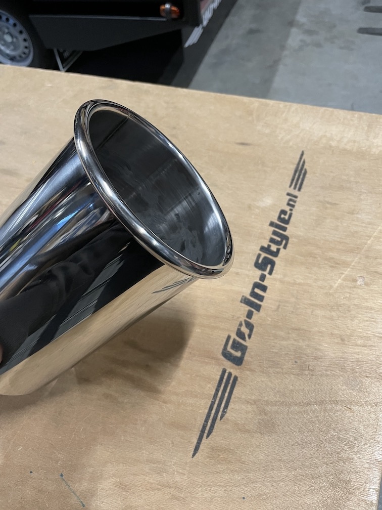 Stainless polished exhaust tip 129mm with seamed edge