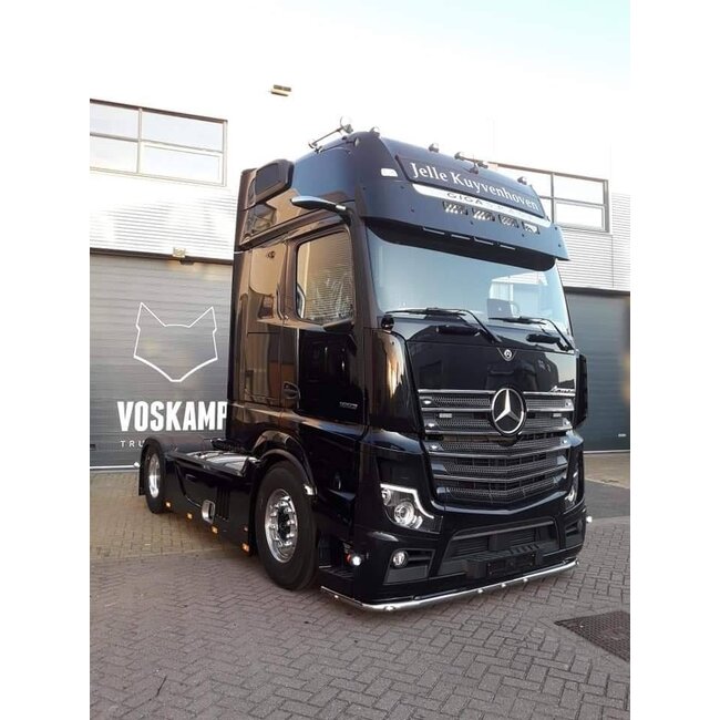 Fox Parts lågt solskydd för Mercedes Actros med 4 st. Lazer Tripple R750