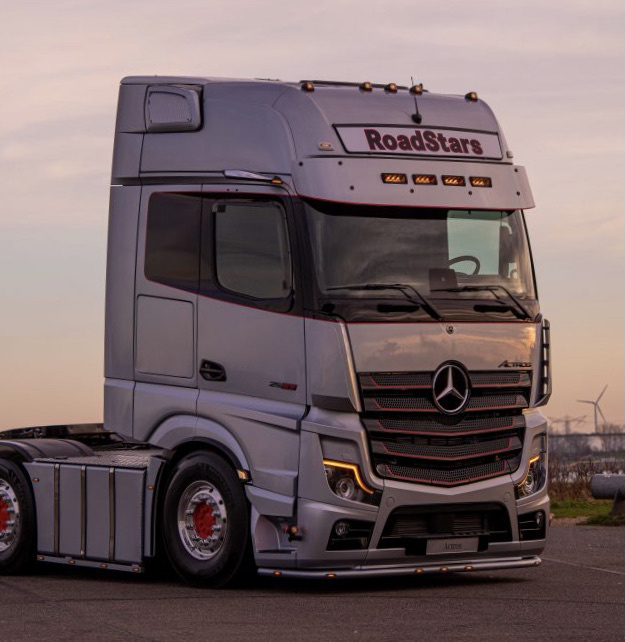 Visière basse Fox Parts pour Mercedes Actros avec 4 feux Lazer Tripple R750