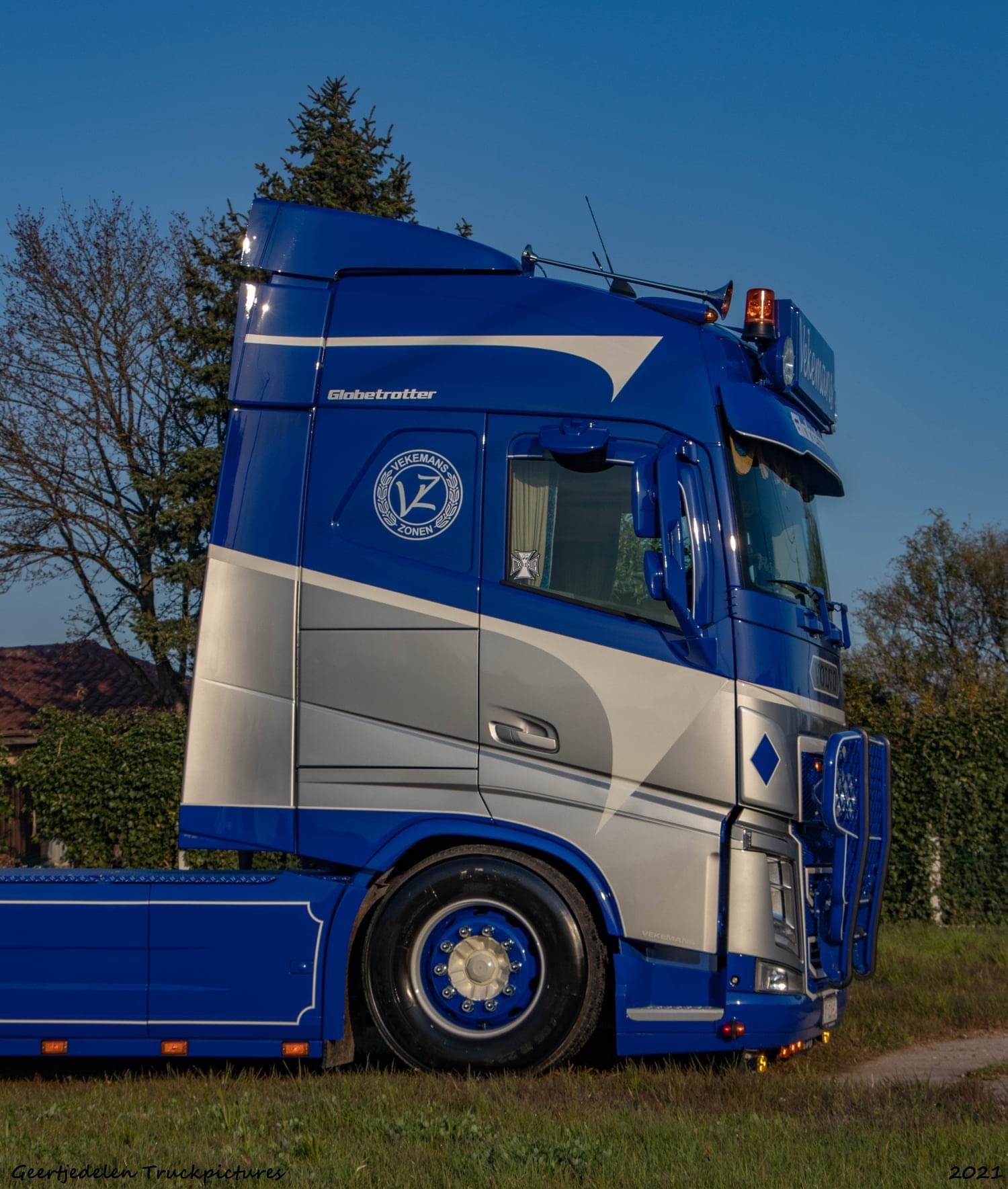 Leuchtschild-Halterungen Volvo FH4/5 + FM5 (Satz)