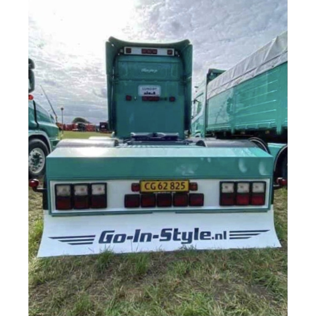 GIS GIS mudflap white