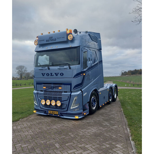Płyta przednia Volvo FH5 typ 3 (napis Volvo)