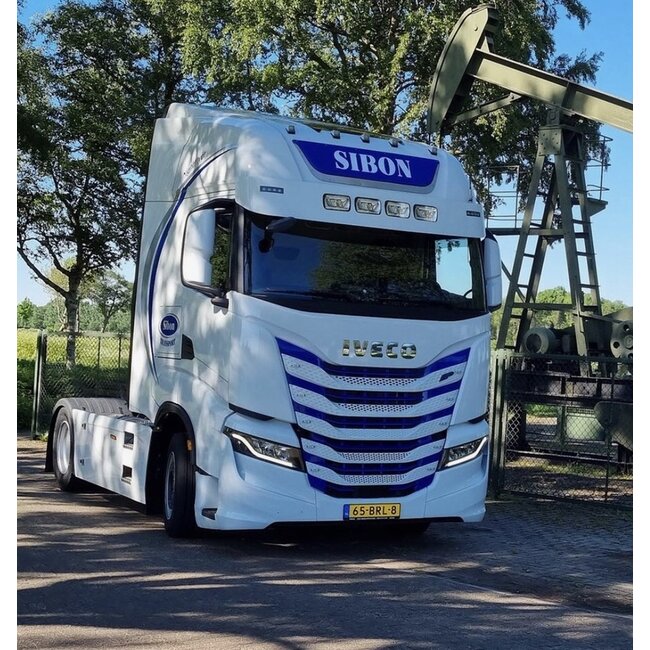 Klosz DT Spare Parts do reflektora dalekosiężnego Volvo