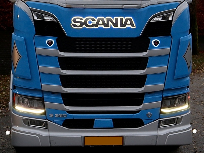 Oranje, warm wit of geel dagrijverlichting voor de Scania Nextgen