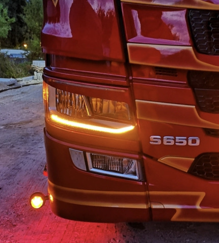 Scania Światła do jazdy dziennej Scania NG bursztynowe/białe/migające