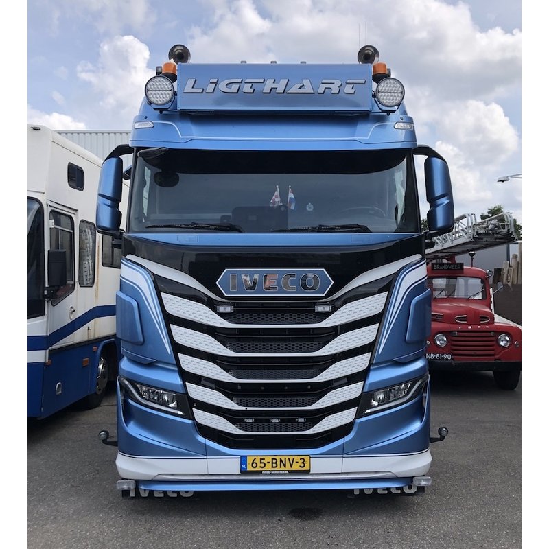 Vepro oy Extension de visière Iveco S-WAY