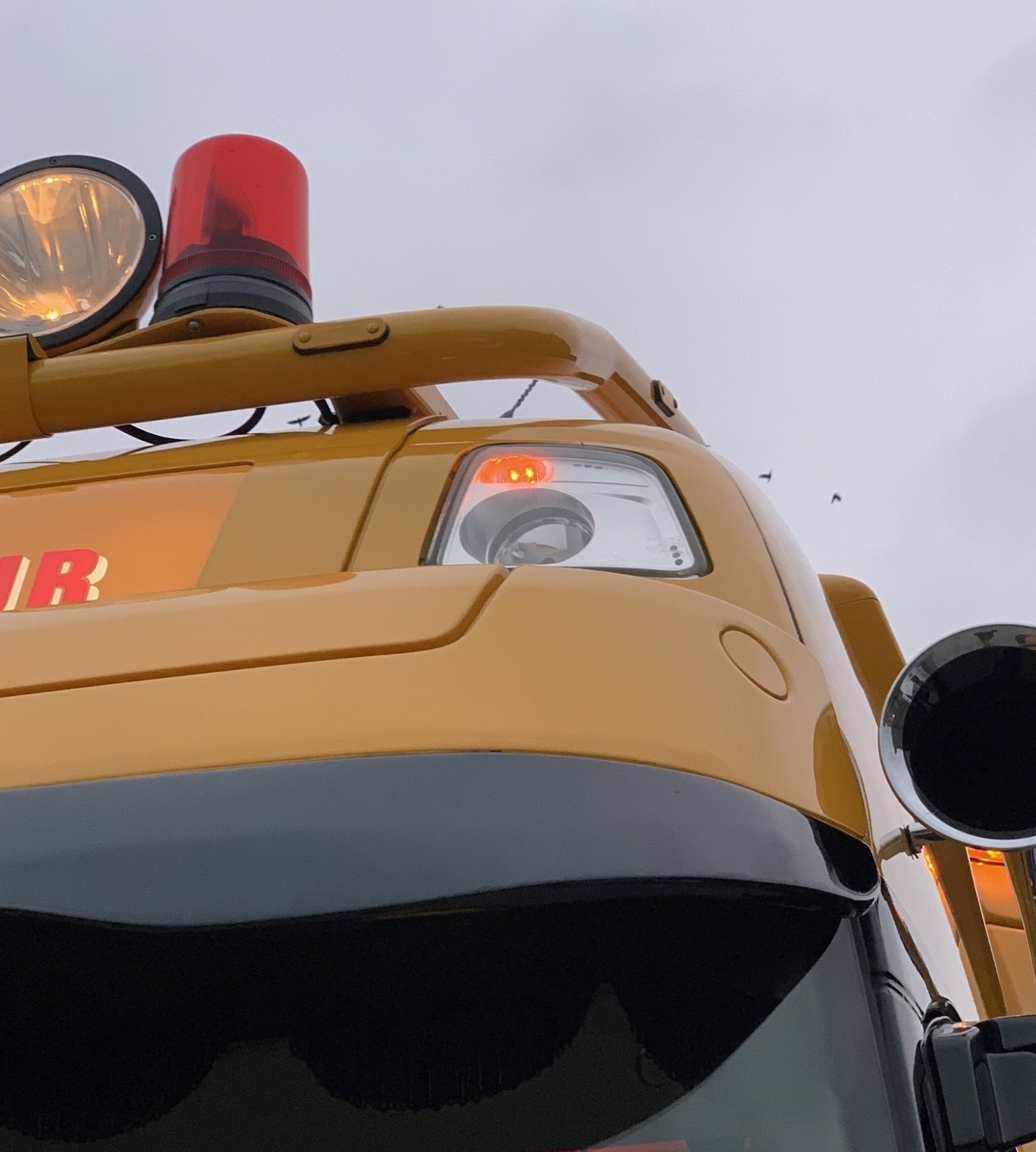 Pomarańczowy komplet zamienny do narożnego reflektora dalekosiężnego Volvo FH4 (kpl.)