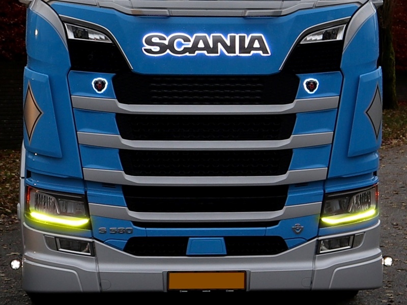 Oranje, warm wit of geel dagrijverlichting voor de Scania Nextgen