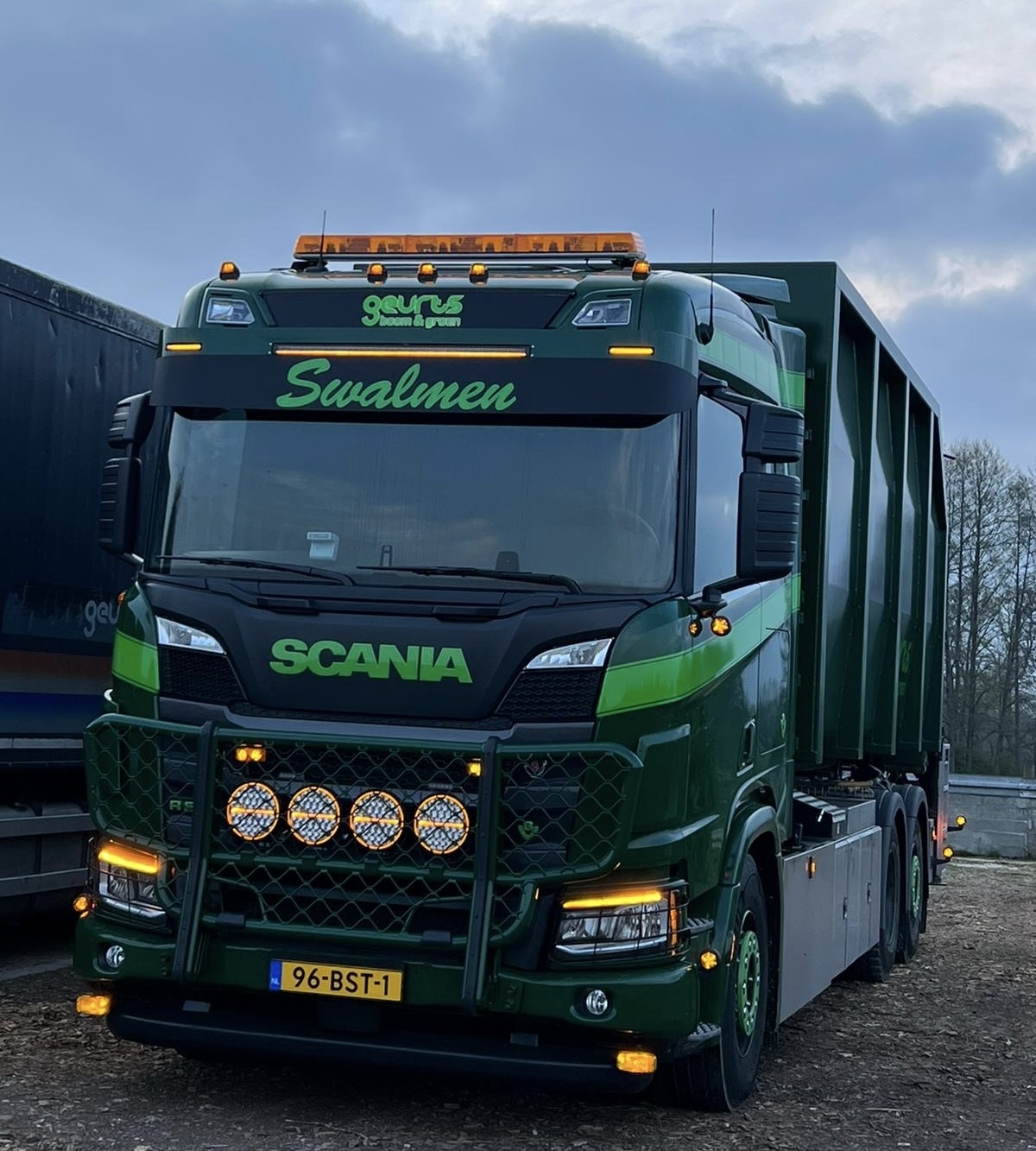 Strands Strands Siberia Night Ranger spotlight 9 inch spot