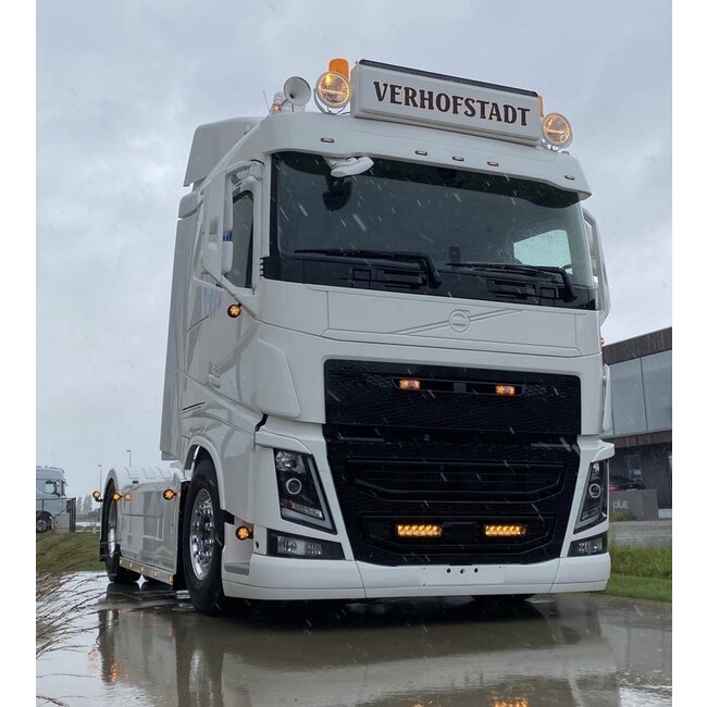 Lazer Triple-R 750, svart, med positionsljus, 230 mm