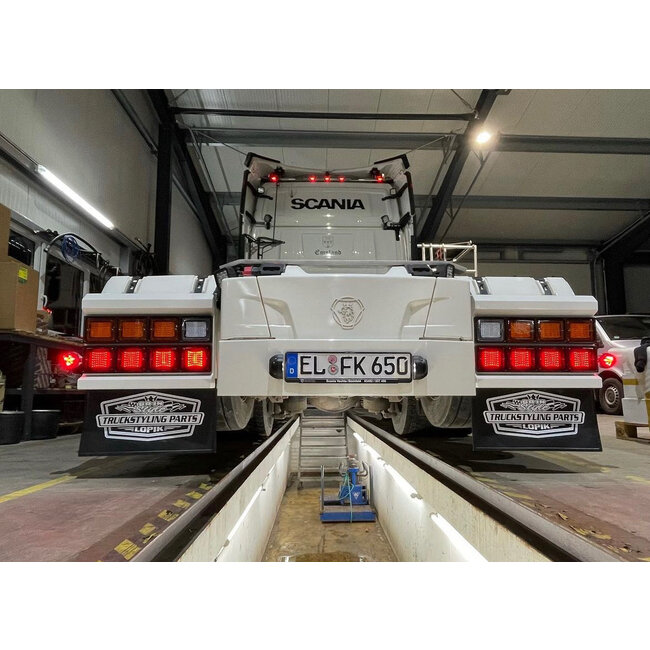 Turbo Truckparts-bakljussystem inkl. ramar (sats)