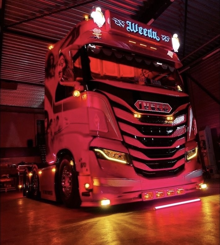 Oranje dagrijverlichting voor de Iveco S-Way