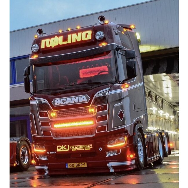 Feux de jour orange, blanc chaud ou jaunes pour Scania Nextgen