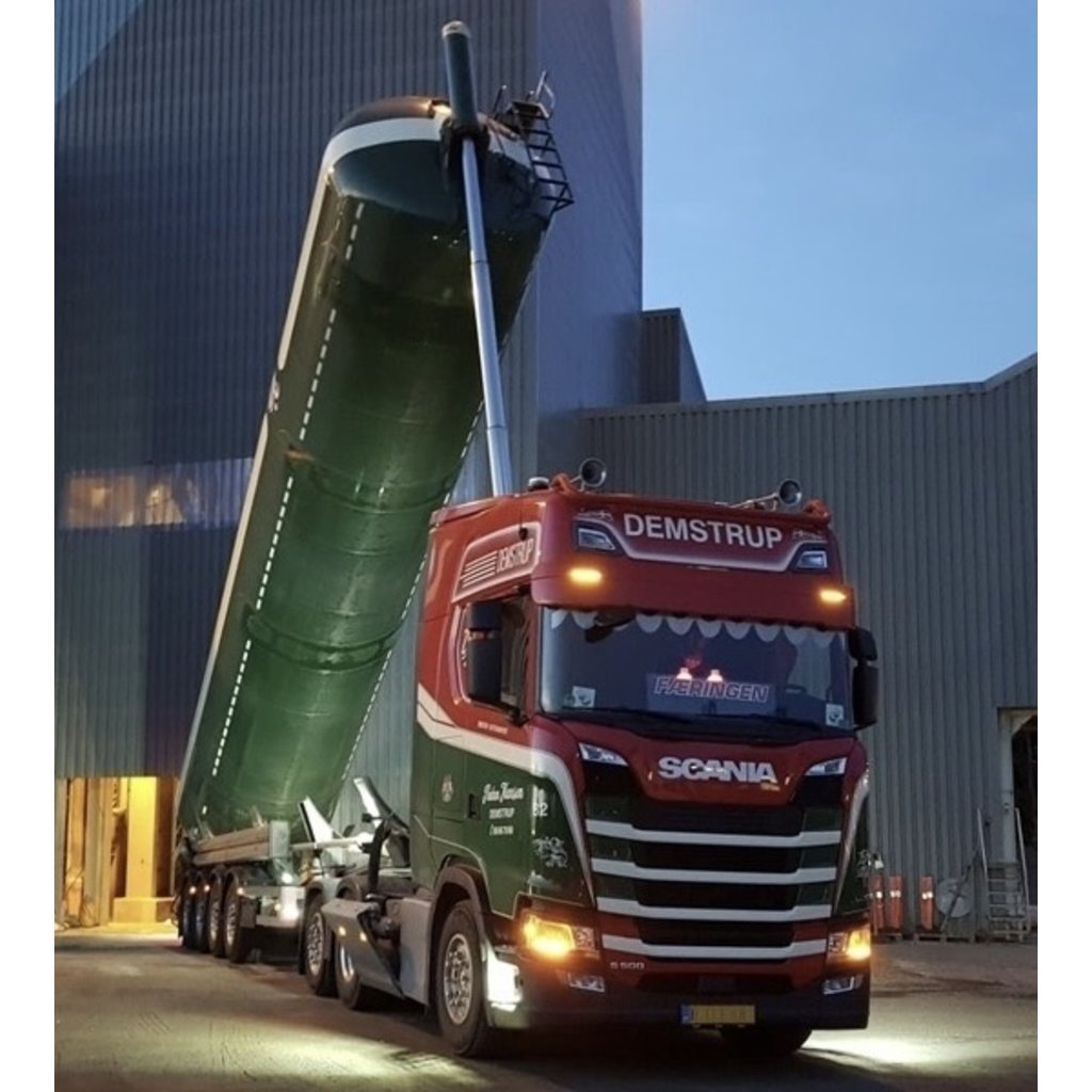 Scania Bernsteingelbe Tagfahrleucten im Halogenscheinwerfer für den Scania Nextgen