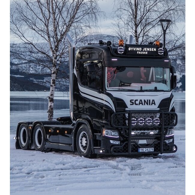 Briod OZZ 9 inch LED Driving Light