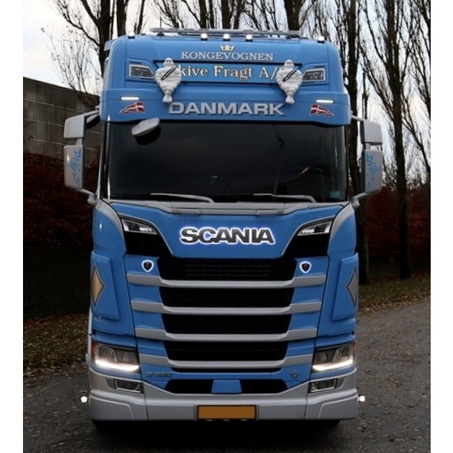 Beleuchtetes Scania-Emblem