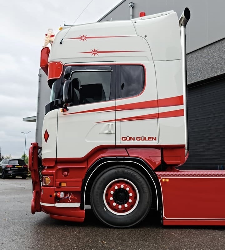 Spoiler sous pare-chocs avant CP Tuning pour pare-chocs bas Scania R - 3 parties