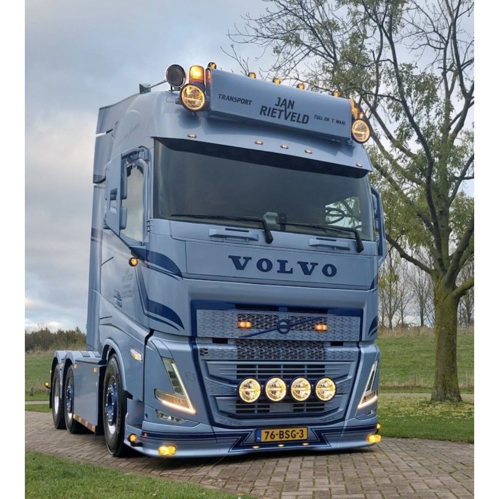 Vepro oy Frontplaat Volvo FH5 type 3 (Volvo letters)