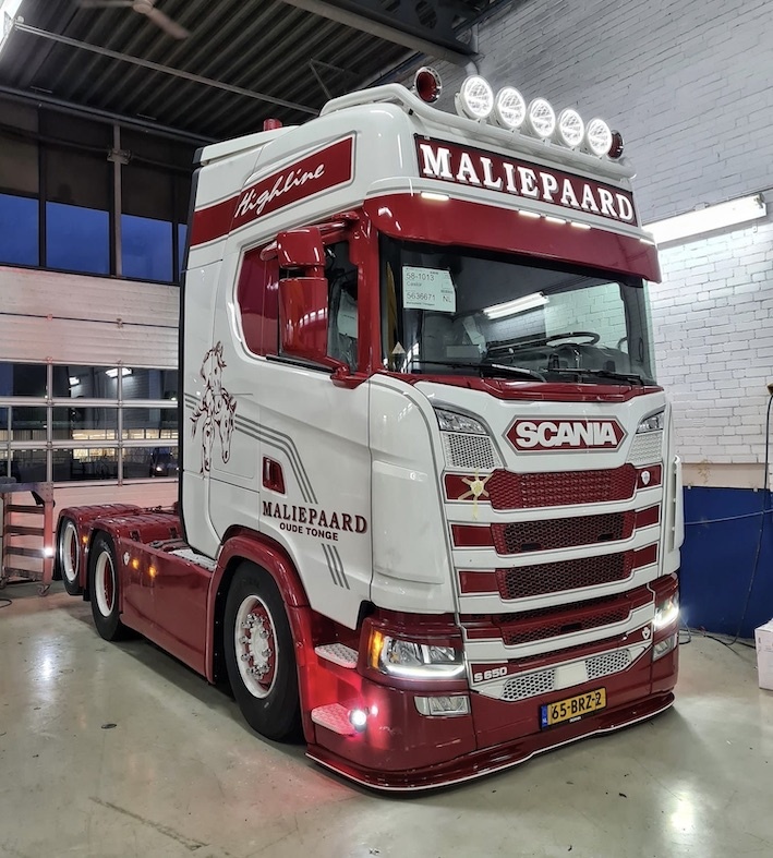 Barre de toit Kelsa Scania NG R&S Highline en acier inoxydable ou aluminium