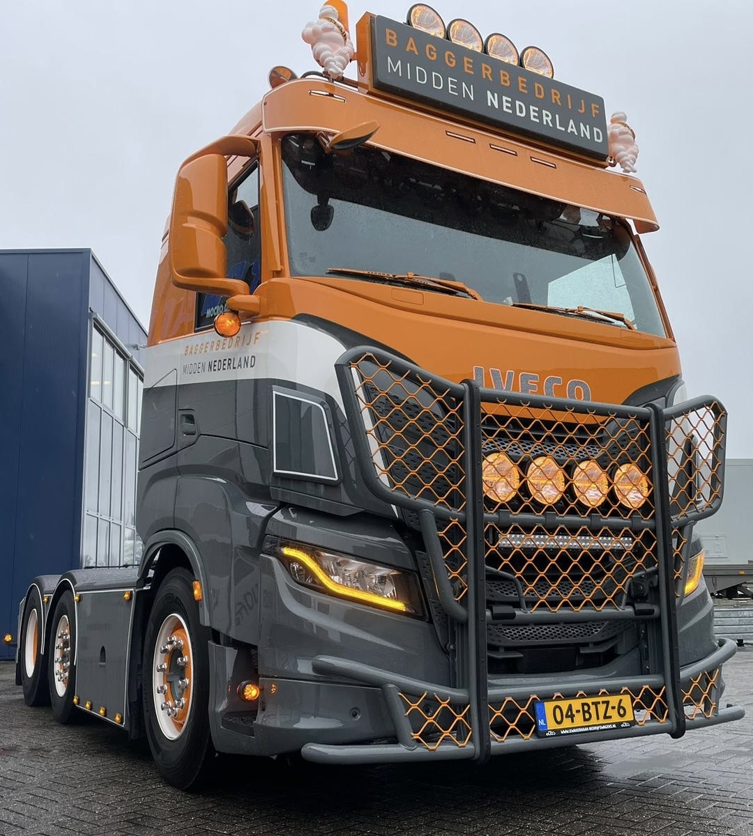Oranje dagrijverlichting voor de Iveco S-Way