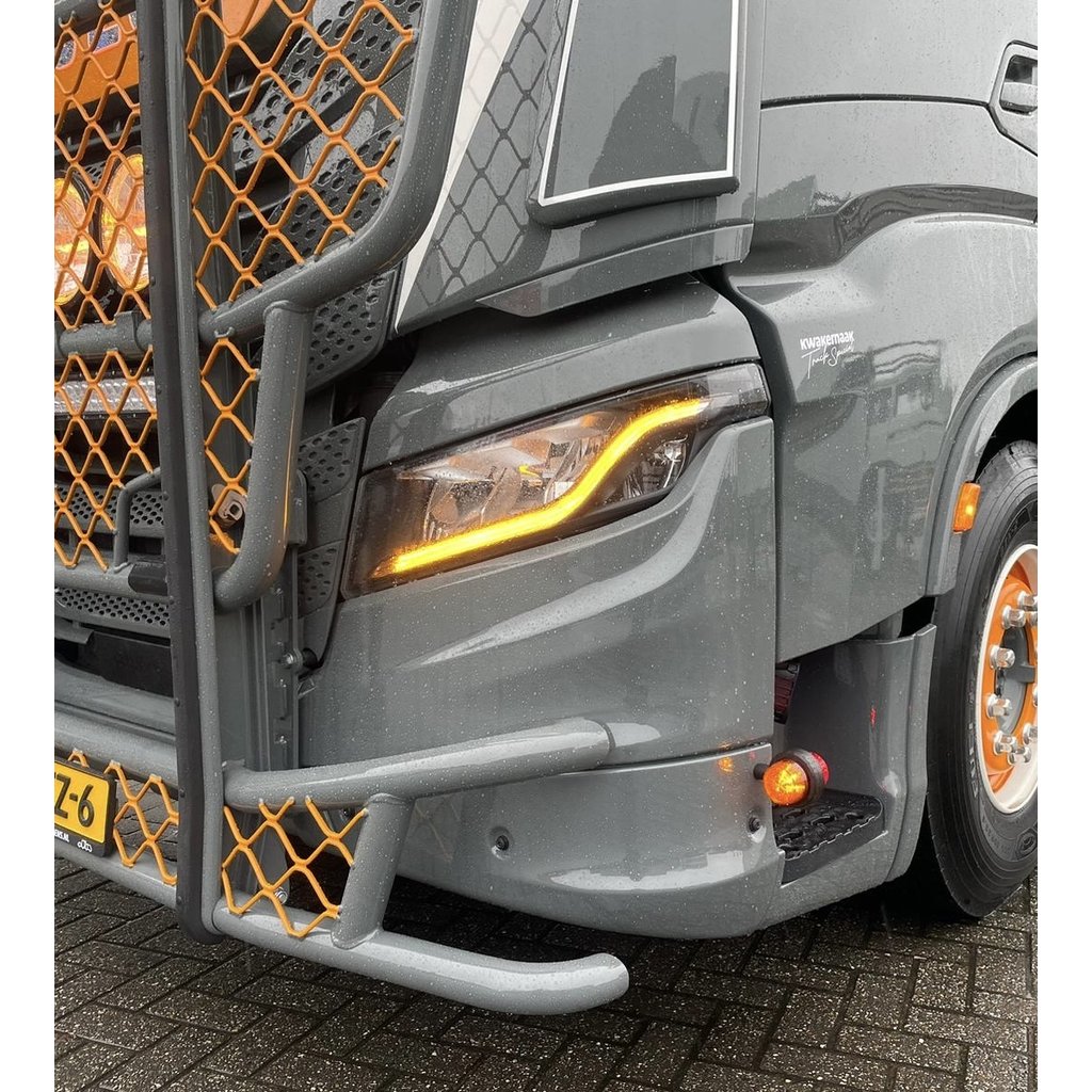Amber daytime running lights for Iveco SWay GoinStyle.nl