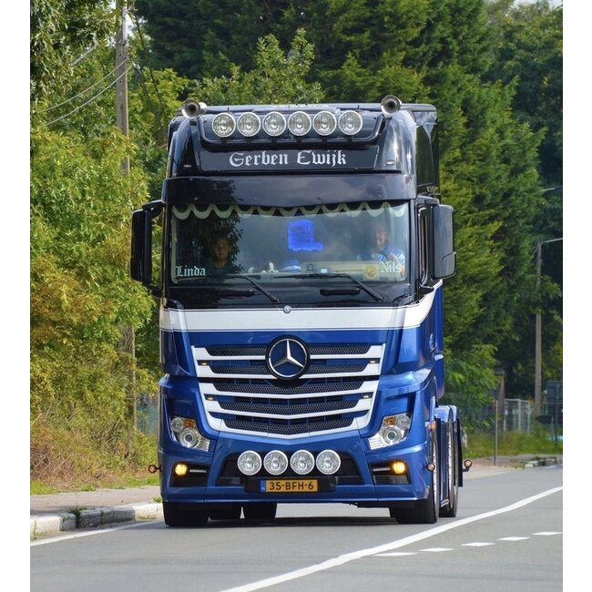 Osłona przeciwsłoneczna Solarguard do ciężarówki Mercedes Actros