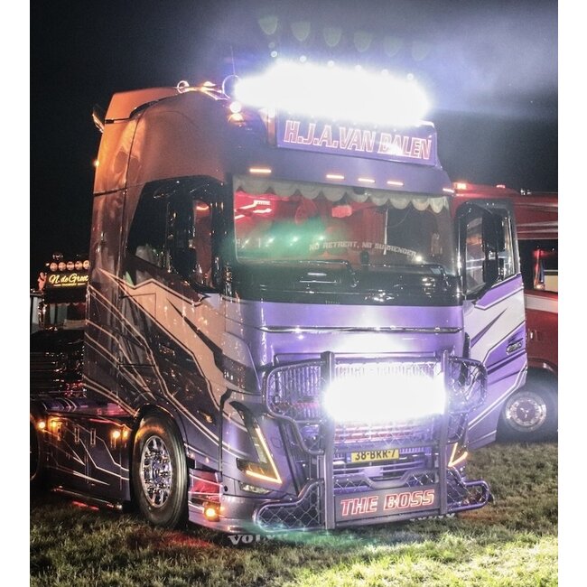 Ledson Sarox 9+ verstraler met oranje en wit stadslicht!